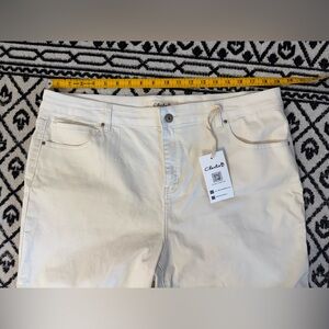 CHARLIE B Cream Straight-Leg crop Jeans with fun embroidered bottom